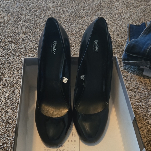 Black Women's Heels - Picture 1 of 5